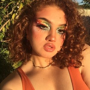 Meet your Posher, Hayley